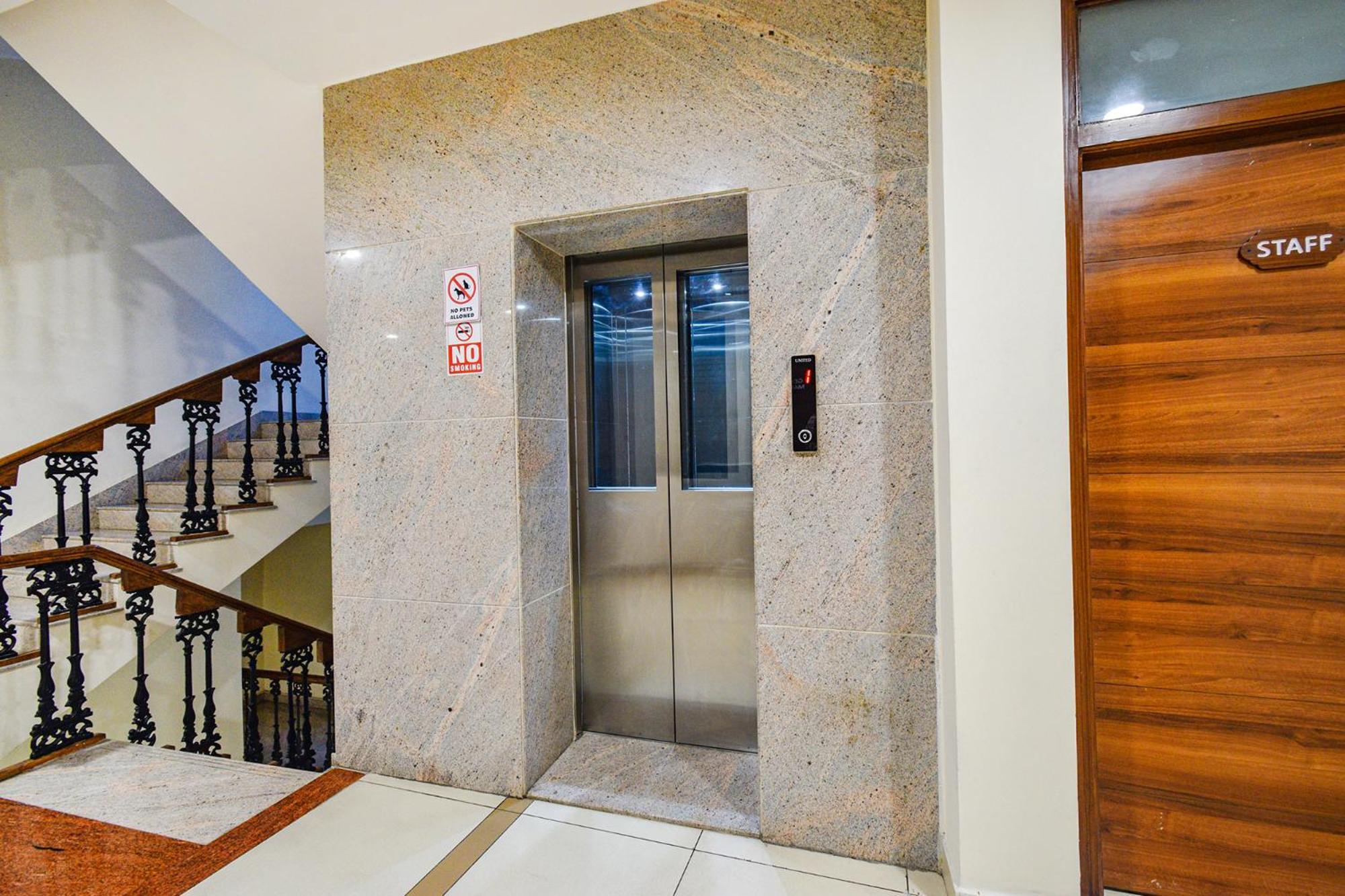 Fabhotel Prime Am Suites - Nr Yashoda Hospitals - Secunderabad Haidarábád Kültér fotó